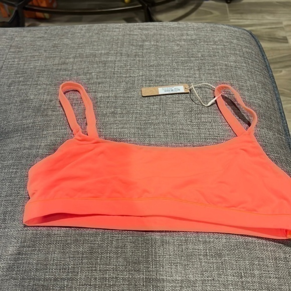 Skims Scoop Neck bra